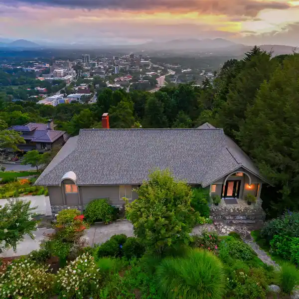 BEAUTIFUL TOWN MOUNTAIN HOME