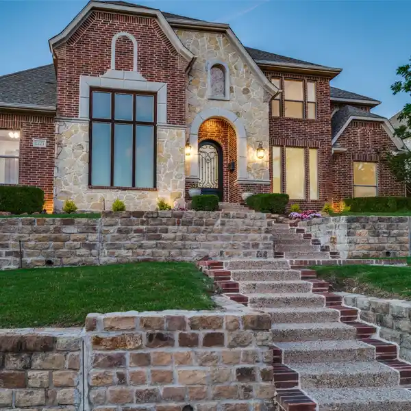 EXCEPTIONAL ESTATE WITH BACKYARD OASIS