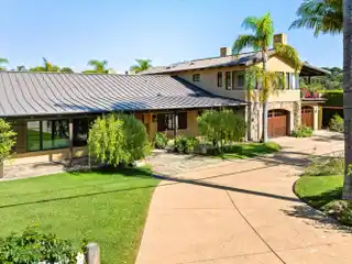 Private Retreat in Prestigious San Antonio Creek