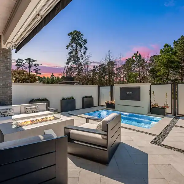 STUNNING SILVAN HOMES RESIDENCE IN CAMP LOGAN