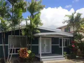 Cozy Home - Walk to the Beach