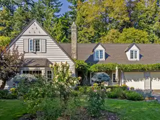 Gorgeously Renovated Home in Cedardale
