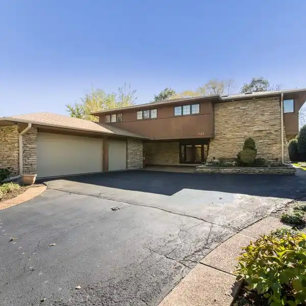 EXCLUSIVE ESTATE ON PARK RIDGE FAIRWAYS