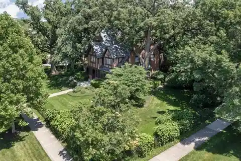 Meticulously Curated East Kenilworth Home