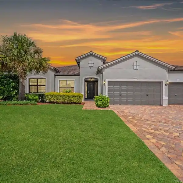 SPACIOUS HOME WITH TRIPLE-SPLIT FLOOR PLAN