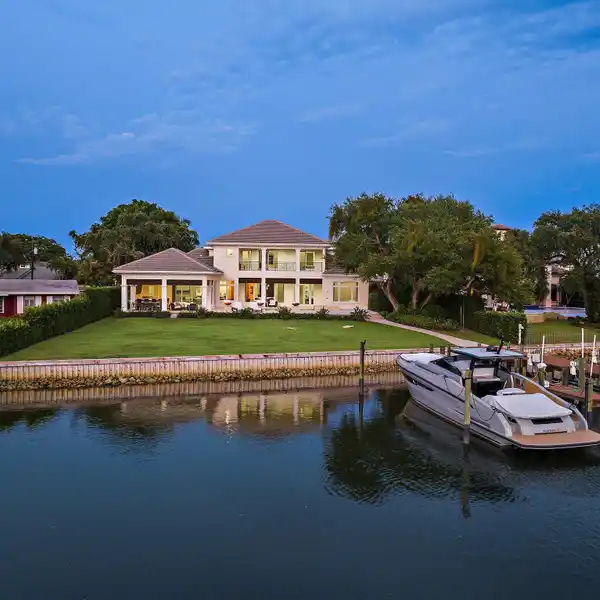 EXQUISITE WATERFRONT ESTATE