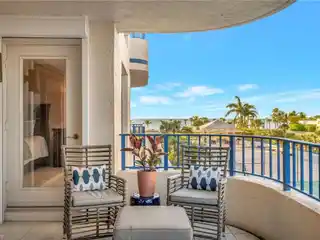 Beautiful Home in Solamar in the Heart of Park Shore