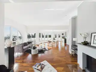 Elegant and Functional Penthouse Maisonette