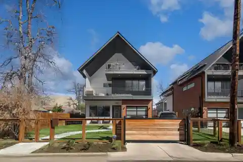 Stunning Contemporary Home in a Dynamic Neighborhood