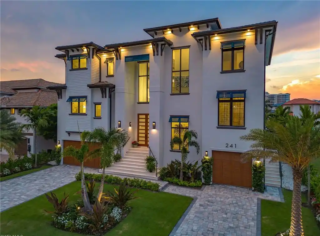 Stunning Fully Furnished Waterfront Home