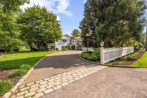 Beautifully Renovated Private Oasis