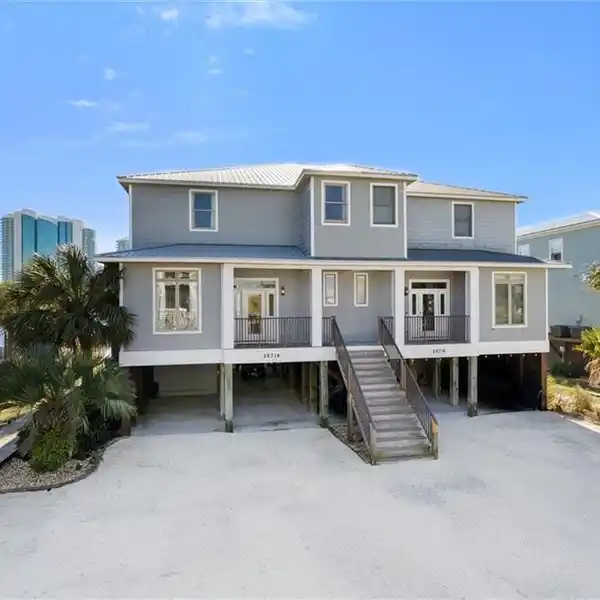 FULLY FURINISHED TOWNHOUSE WITH BOAT SLIP