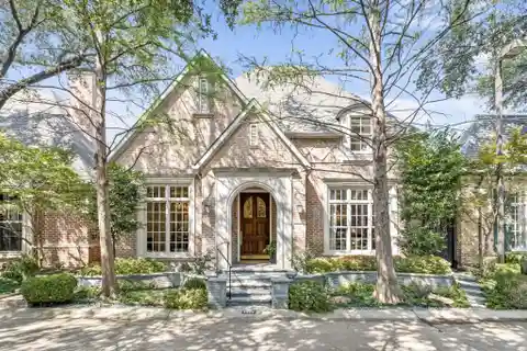 Elegant Home in Sought-After Caruth Village