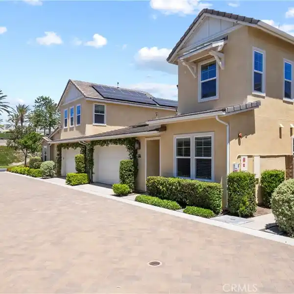 SPACIOUS RANCH HOME IN ACTIVE ADULT COMMUNITY