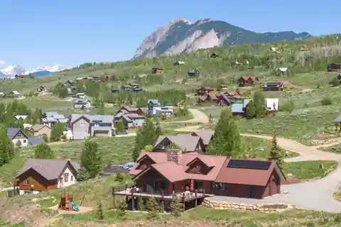 Mountain Charm with Modern Updates