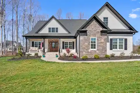 Immaculate Home in North Ridge