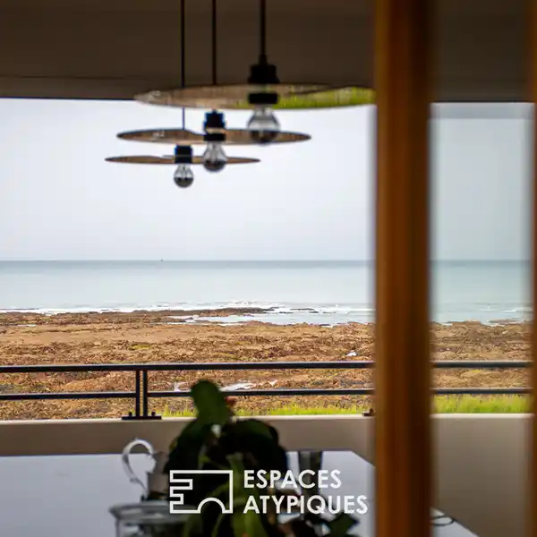 MODERN OCEANFRONT VILLA WITH PANORAMIC SEA VIEWS