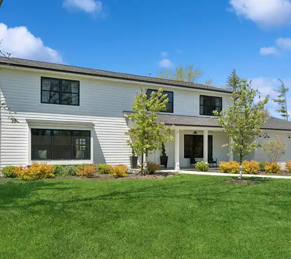 FULLY UPDATED MODERN FARMHOUSE