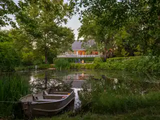 Thoughtfully Designed Private Oasis