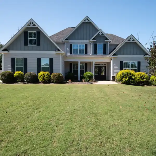 OPEN-PLAN STUNNER IN A DESIRABLE NEIGHBORHOOD