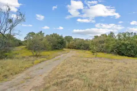 Exceptional 237-acre Ranch