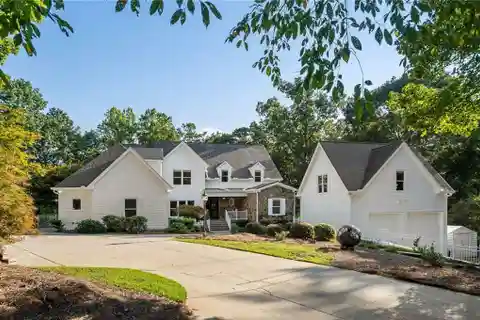 Luxury Seven Bedroom Lake Estate