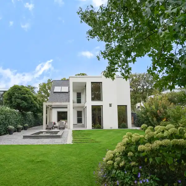 EXTENSIVELY REMODELED AND EXTENDED ARCHITECT-DESIGNED HOME