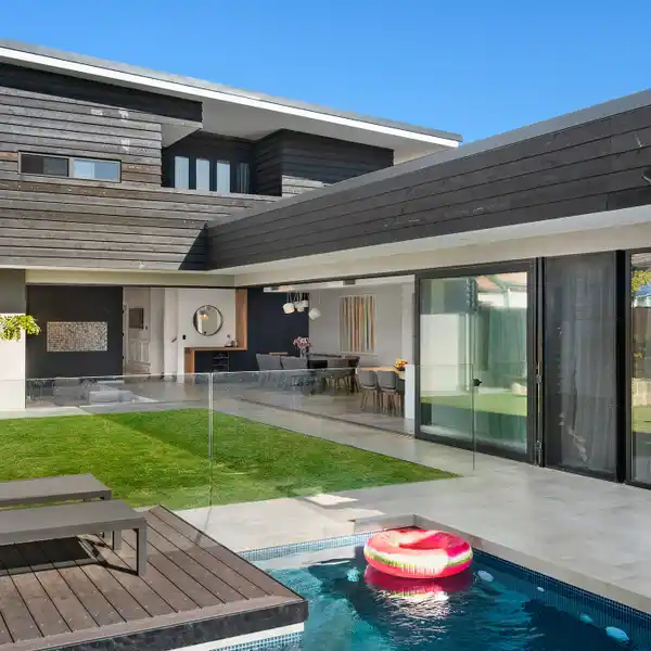 SECLUDED RESORT-STYLE OASIS