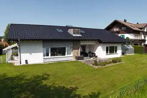 Central Location Meets Alpine Idyll: Your Dream Home on a Large Plot