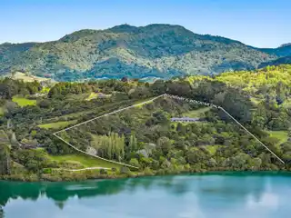 Once-in-a-lifetime Waterfront Property