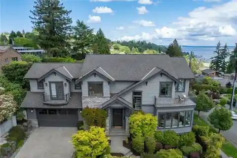 Move-in-ready Home with Breathtaking Lake Views