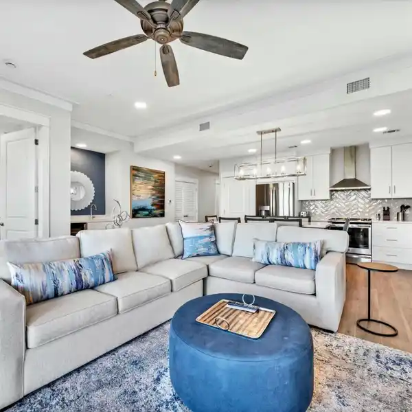 ELEGANT RESORT LIVING IN THE HEART OF DESTIN