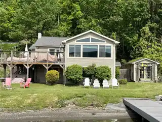 Year-round Lakefront Bliss with Stunning Views