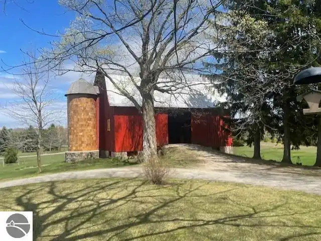 Charming Farmhouse on Four Beautiful Acres