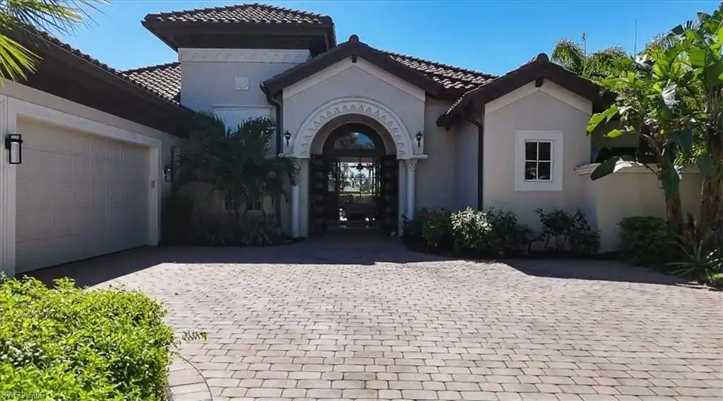 Meticulously Updated Residence in the Majors at Lely Resort