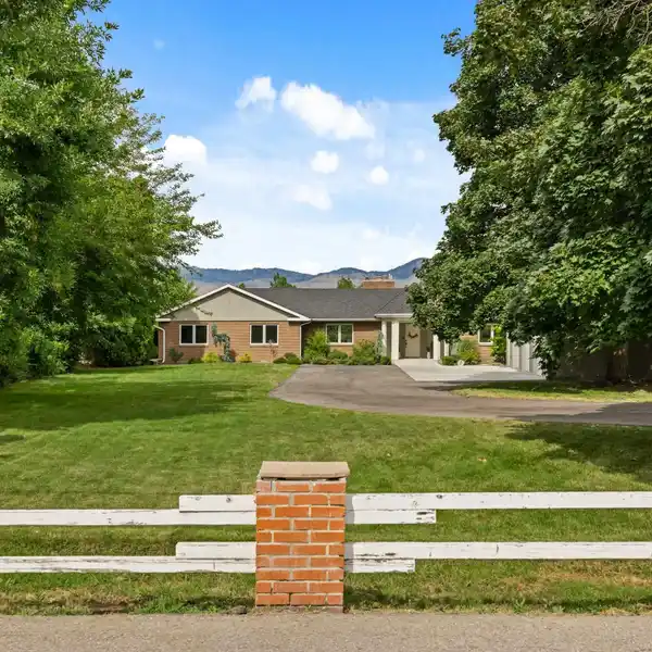 ONE-OF-A-KIND LUXURY REMODEL