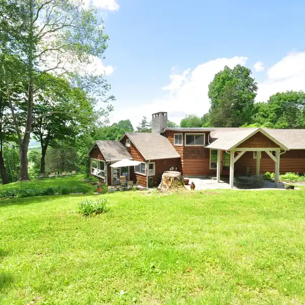 HISTORIC ARTIST'S HOME WITH SCENIC VIEWS
