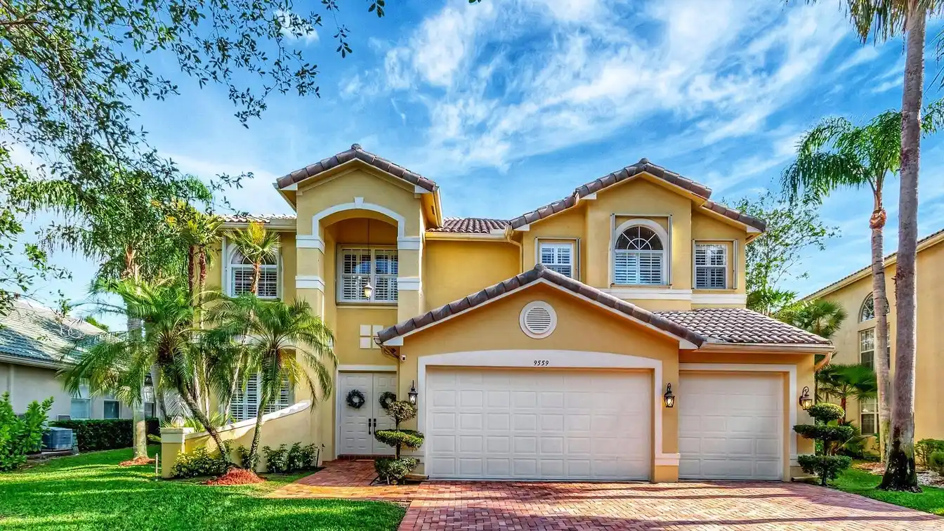 Lakefront Home in Desirable Saturnia Isles