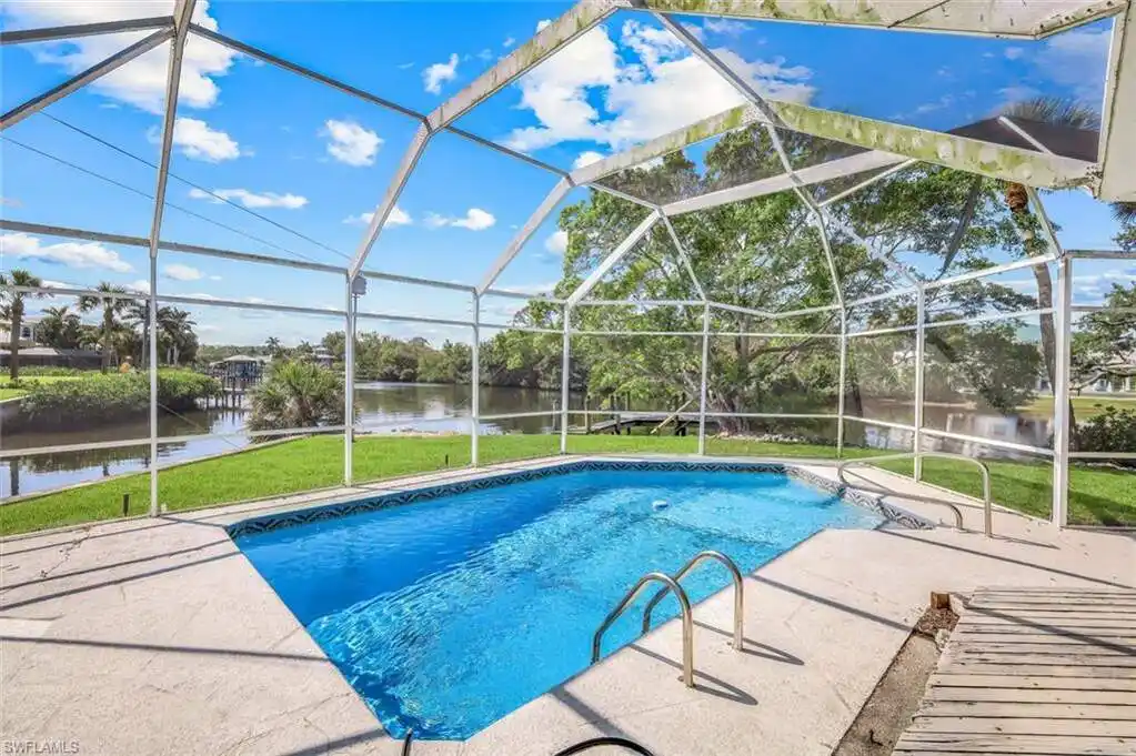 Fantastic Imperial River Front Property