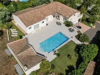 Modern Villa with Pool and Guest Apartment