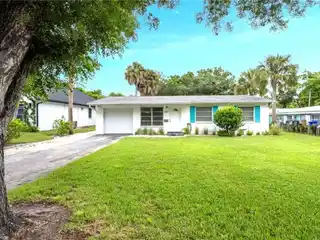 Great Value in Lake Park