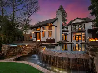 Modern Sanctuary with Outdoor Living Perfection