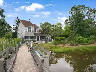 Cottage for Rent on Upper Sag Harbor Cove