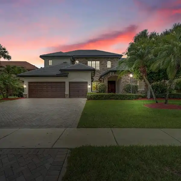 METICULOUSLY MAINTAINED LAKE VIEW RESIDENCE