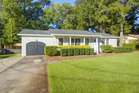 Charming Brick Ranch Near Sullivan’s Island