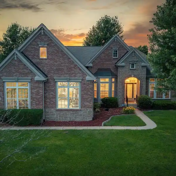SPACIOUS RETREAT WITH DESIGNER TOUCHES