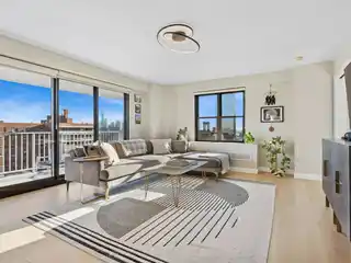 Fully Renovated Top Floor Home