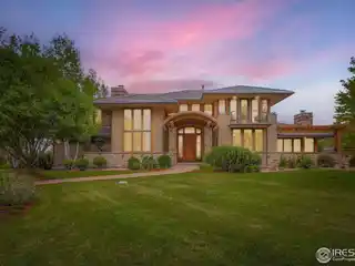 Exceptional Residence on a Quiet Cul-De-Sac