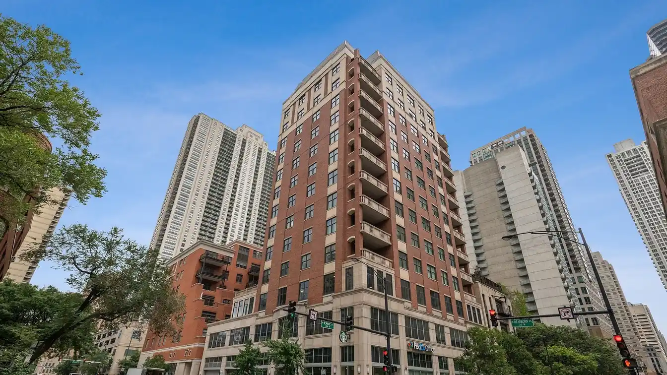 High Floor Condo in a Boutique Doorman Building