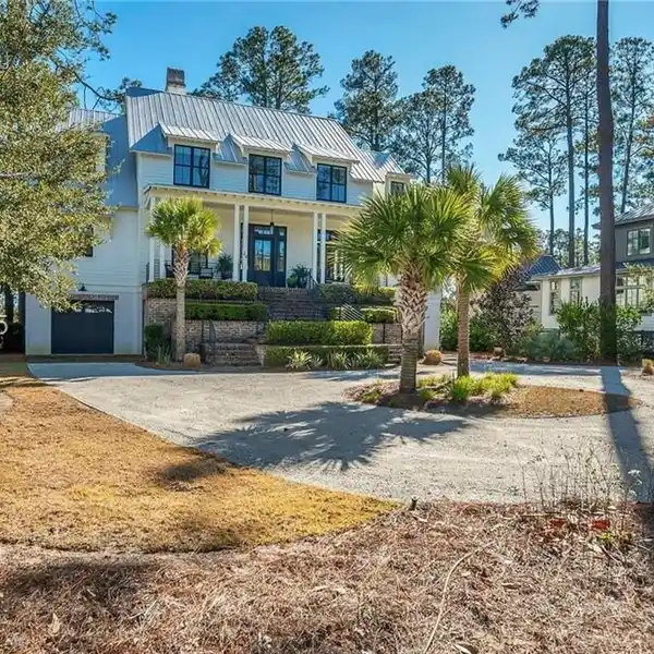 LUXURIOUS LOWCOUNTRY RETREAT